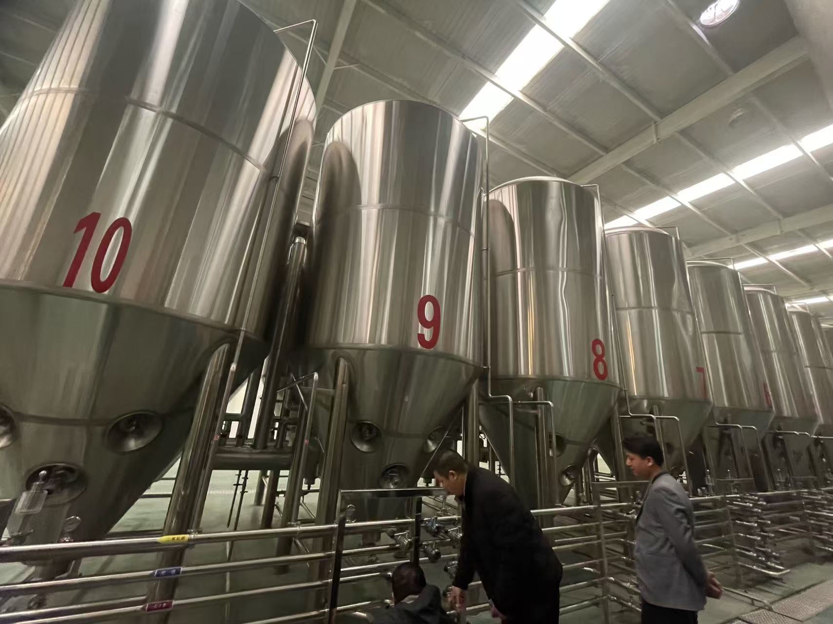 集安精酿啤酒设备厂—平面布置、设备设计、制造、调试、培训等一条龙服务